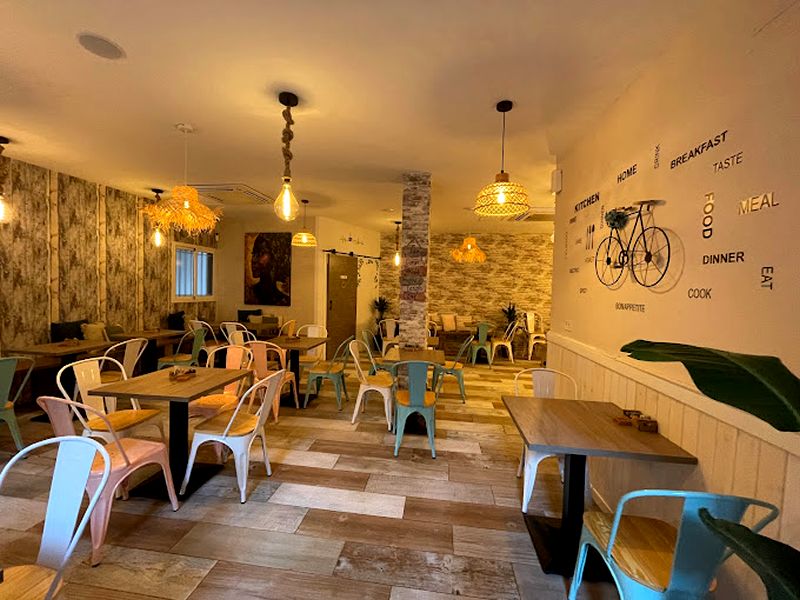 Mokambo Sevilla. Detapasconchencho