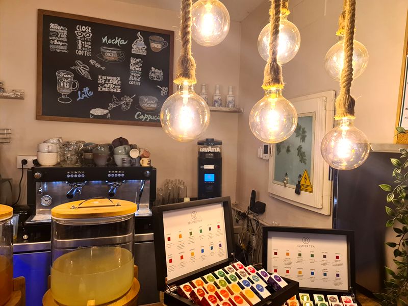 Mokambo Sevilla. Detapasconchencho