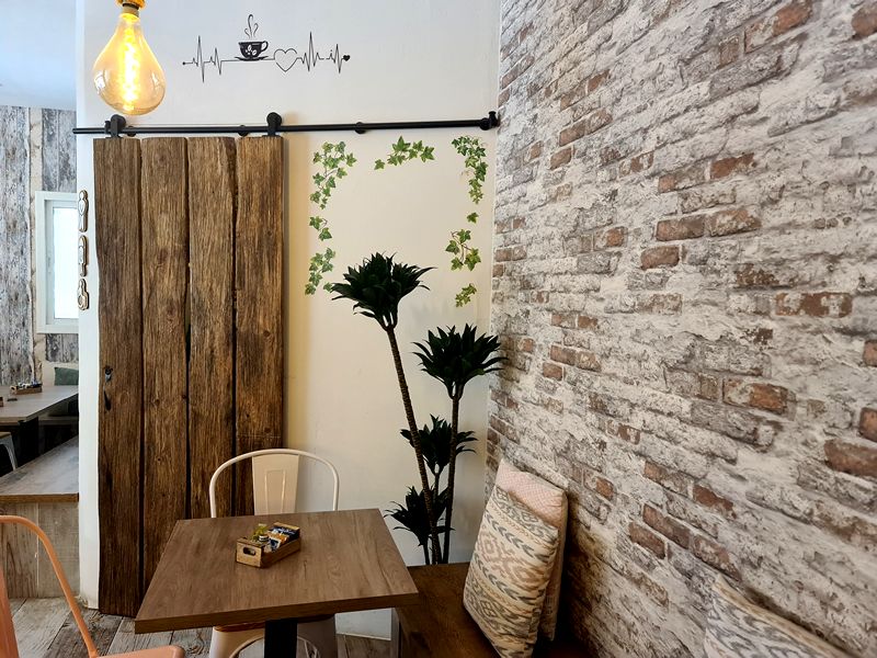 Mokambo Sevilla. Detapasconchencho