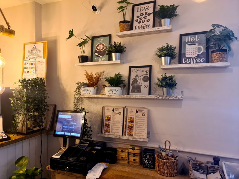 Mokambo Sevilla. Detapasconchencho