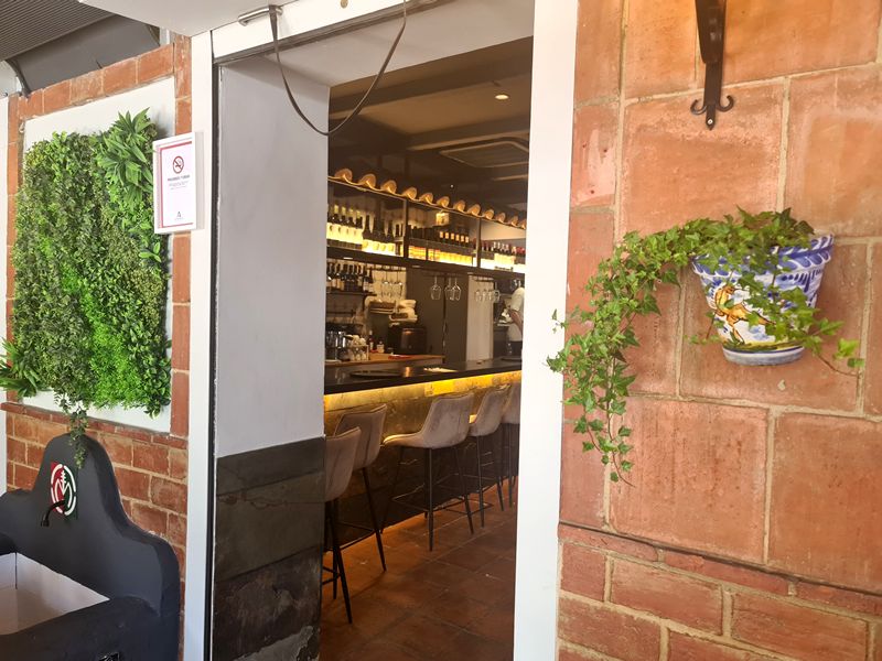 Carmen y Vino. Detapasconchencho