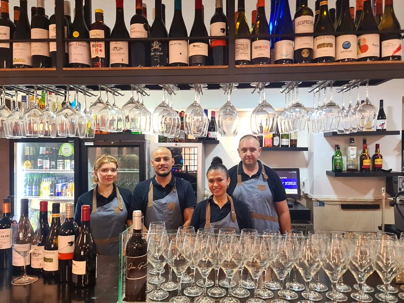 Javier Guardiola Tapas y Vinos. Detapasconchencho