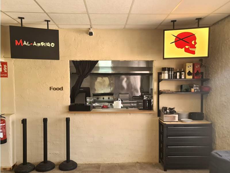 Mala Casa & Club. Detapasconchencho
